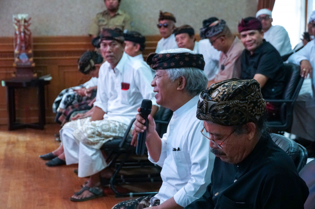 Bupati Giri Prasta Pimpin Rapat Karya Pemelaspasan Pura Punduk Dawa ...