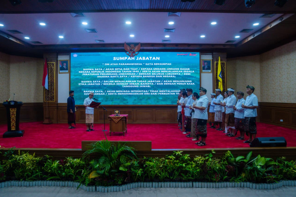 Bupati Lantik 12 Pejabat Pimpinan Tinggi Pratama  Segera Ambil Langkah Strategis Mengacu Visi Misi