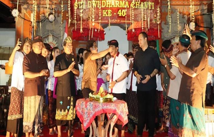 Bupati Ajak ST Tingkatkan Kreativitas Seni Budaya dan Olahraga Hadiri HUT ST Dwi Dharma Canthi, Br Cica, Abianbase